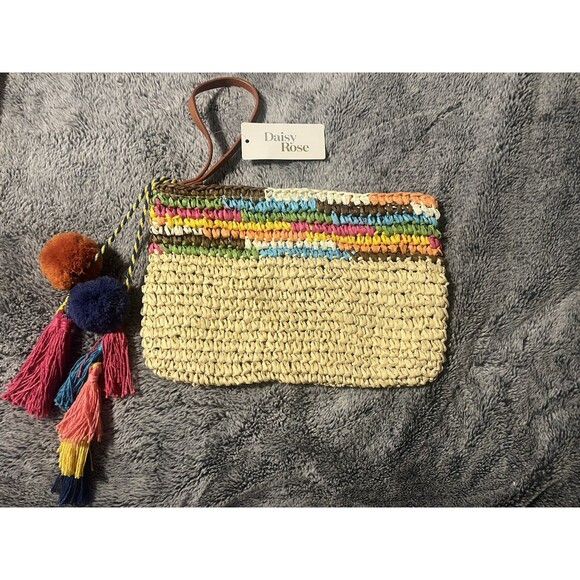 NWT Daisy Rose Summer Beach Tote Vegan Leather Handles Pom Pom Tassels & Clutch - Picture 4 of 8